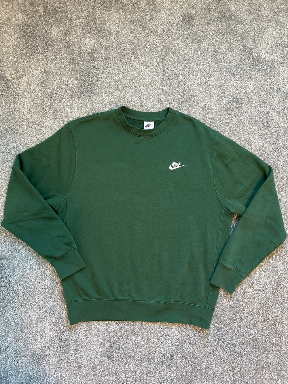 Nike Men’s Medium Green Crewneck Sweatshirt Fleece Swoosh Pullover NWOT
